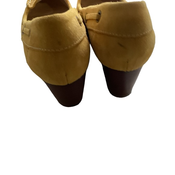 Cole Haan Wedge in mustard yellow suede size 7 EUC - Picture 3 of 6
